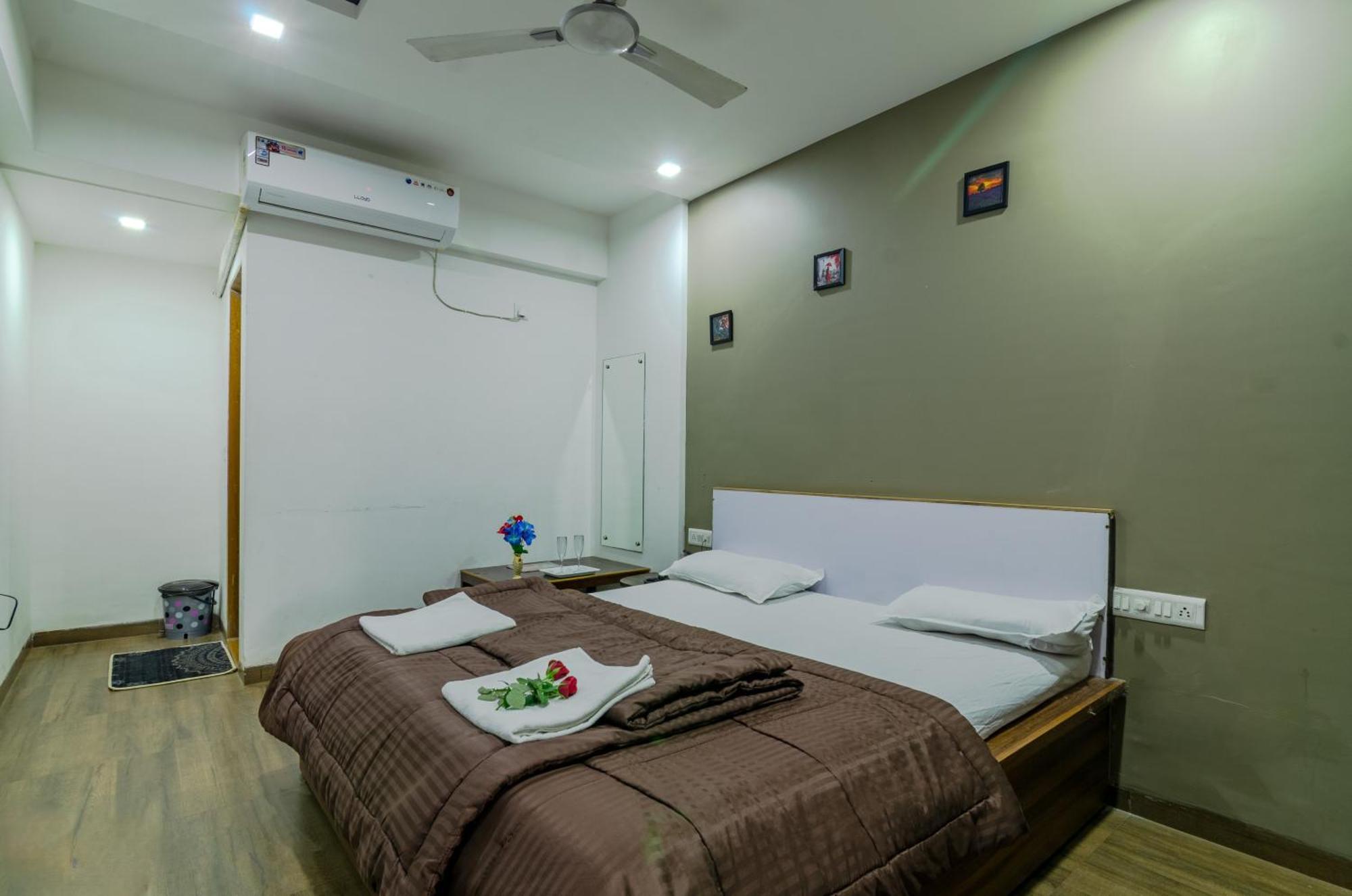 White House Beach Resort, Nagaon Exterior foto