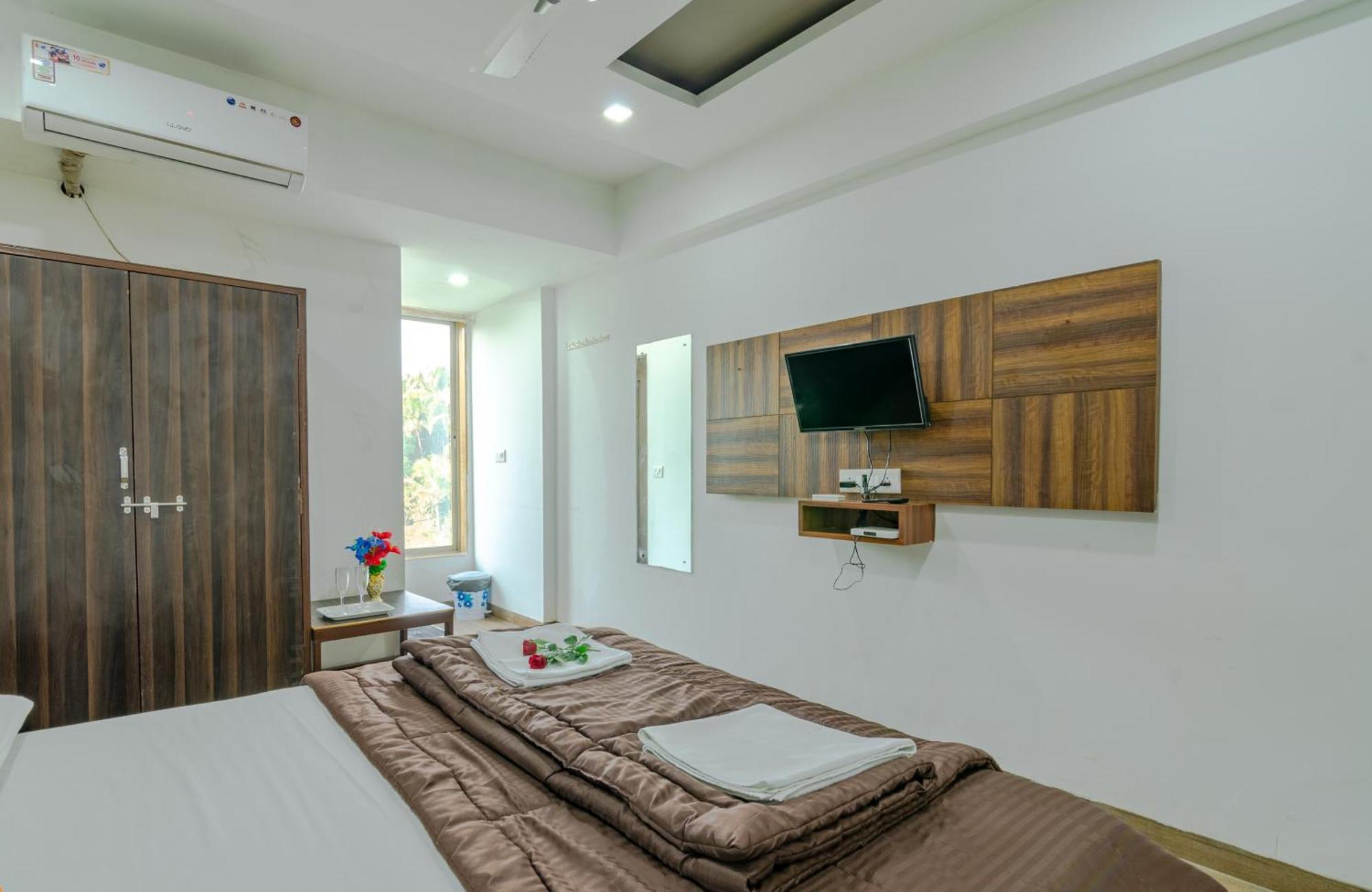 White House Beach Resort, Nagaon Exterior foto